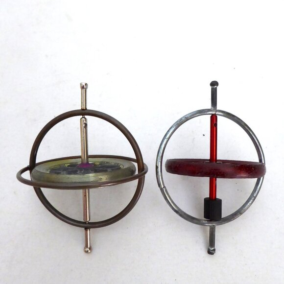 VINTAGE 1950’s METAL GYROSCOPE TOY LOT OF 2 (PRE-OWNED) - Picture 12 of 12
